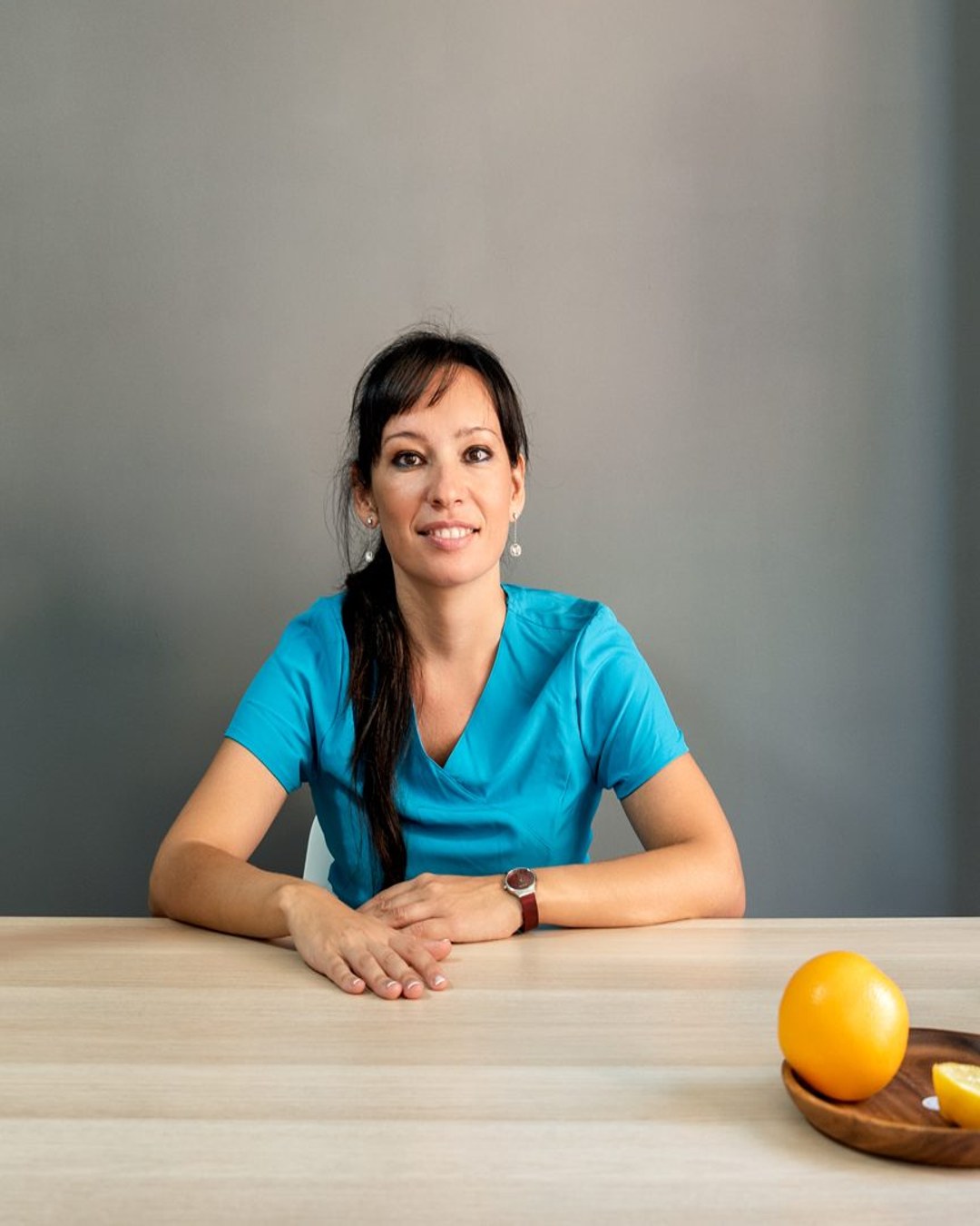 Rosanna Montes en su consulta de acupuntura en Sant Cugat del Vallès