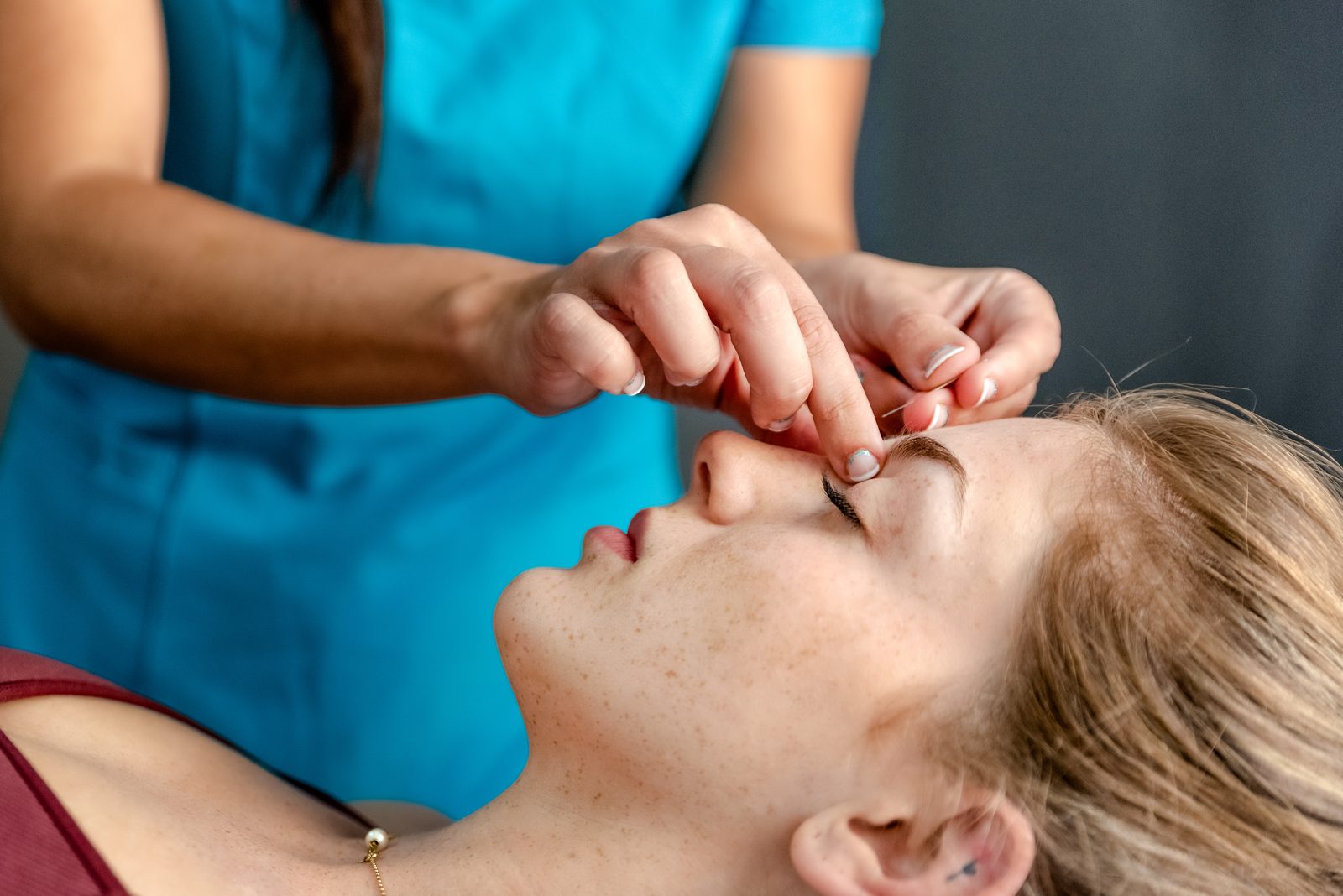 Tratamiento de Aculifting o acupuntura facial estética